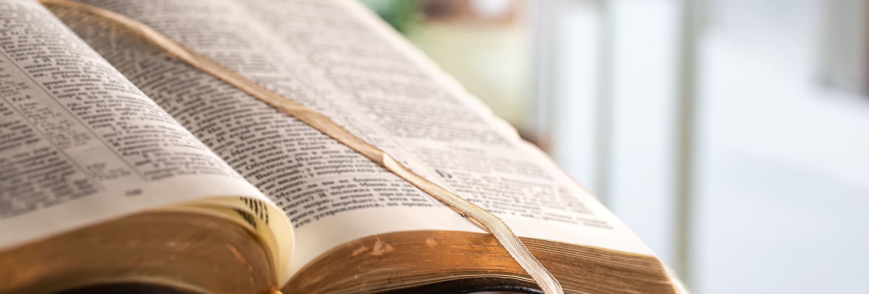 book-bible-close-up-on-a-beautiful-terrace-backgr-2026-01-08-07-22-02-utc